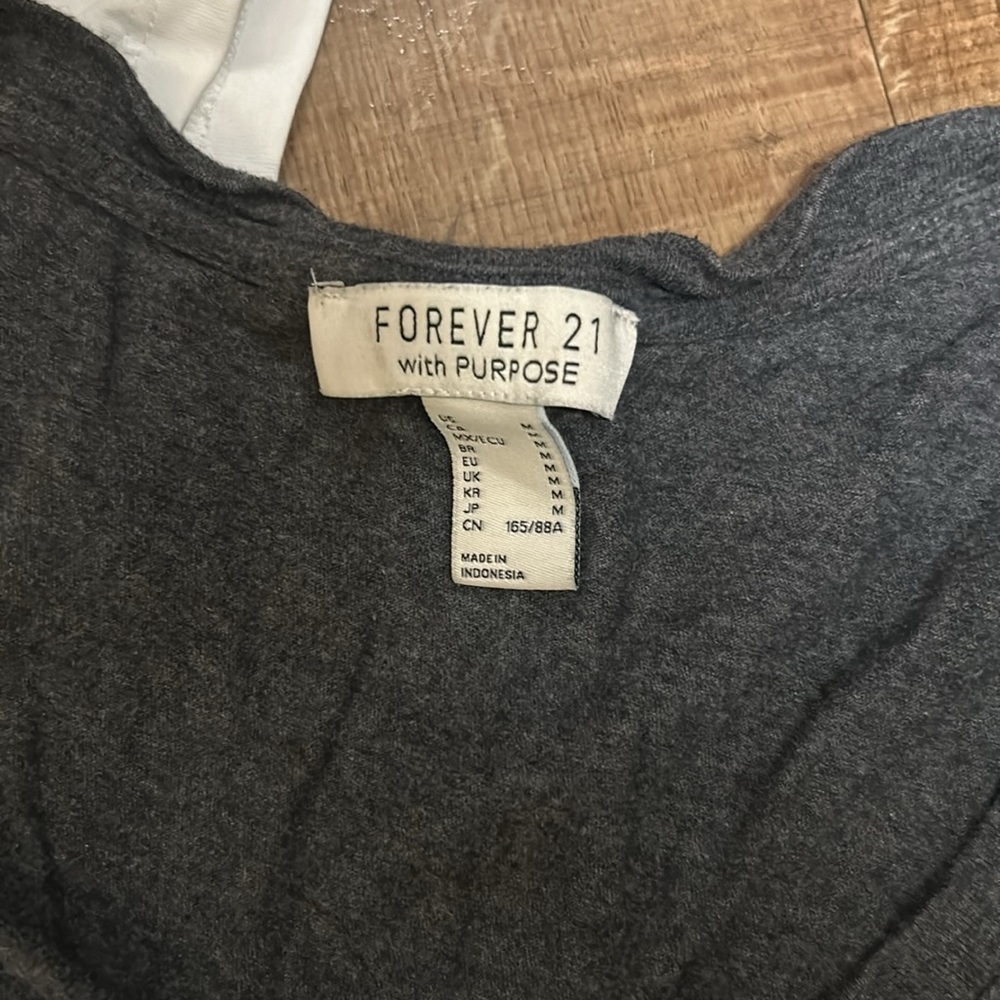 Medium Tee Bundle - Picture 2 of 7